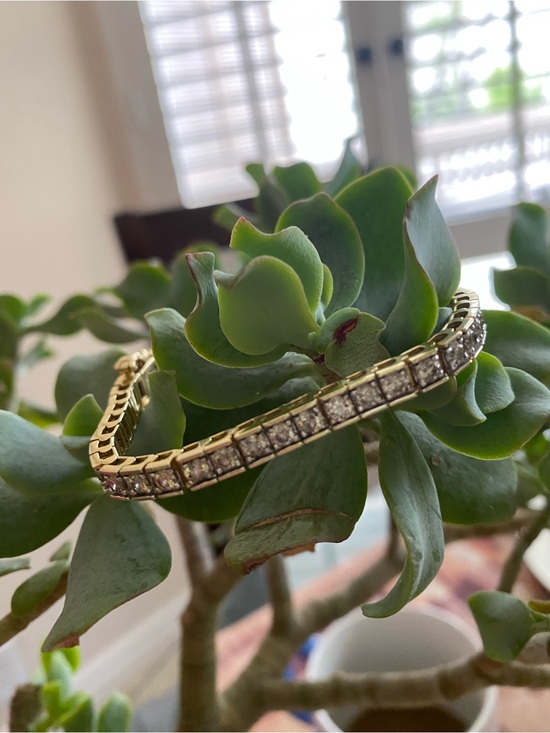 Jewelry - 14k Gold and Natural Diamond bracelet